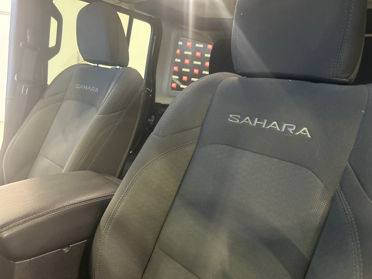 2021 Jeep Wrangler Unlimited Sahara-31