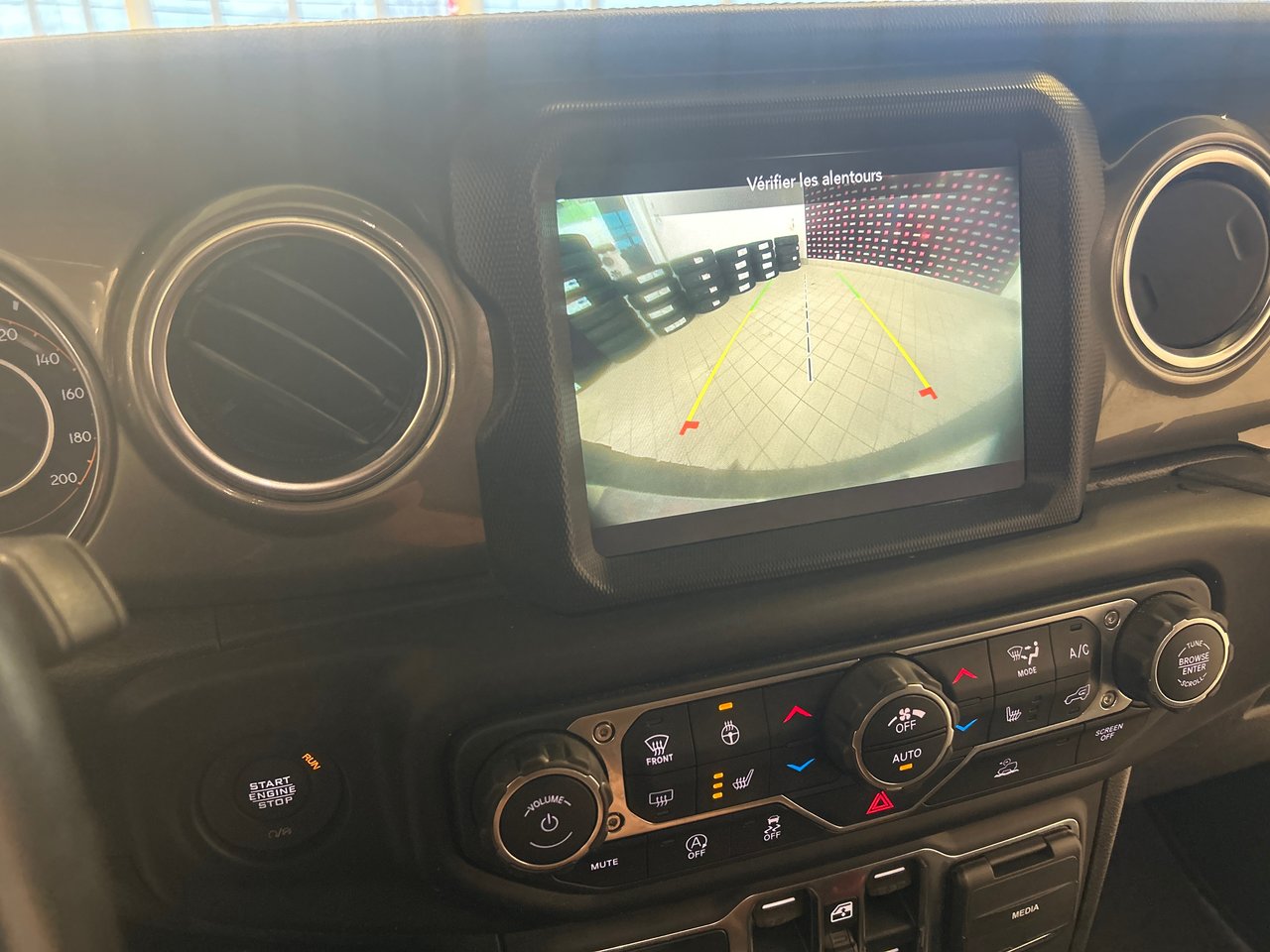 2021 Jeep Wrangler Unlimited Sahara-32