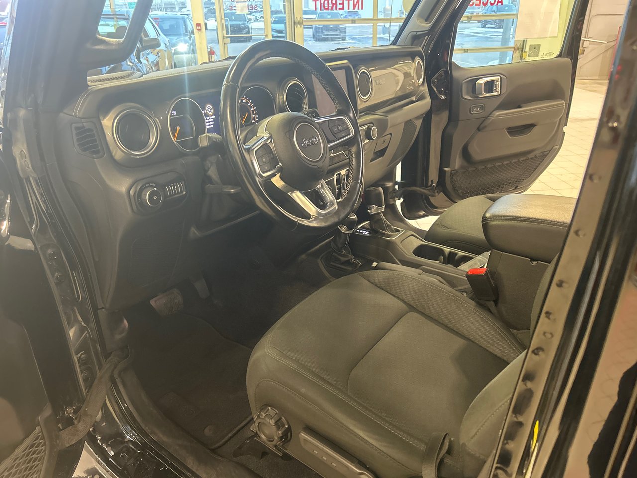 2021 Jeep Wrangler Unlimited Sahara-30