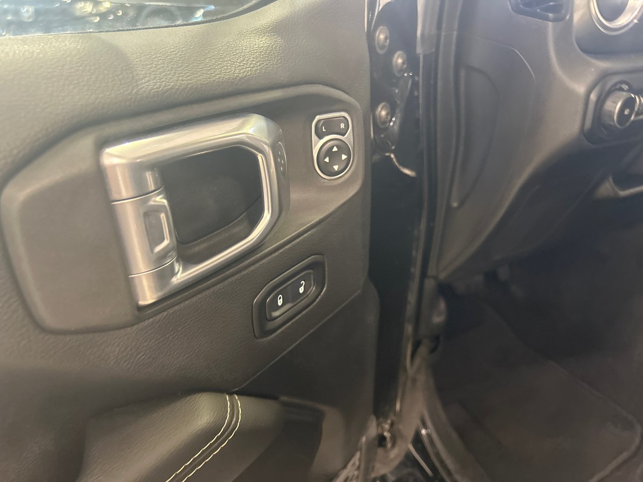 2021 Jeep Wrangler Unlimited Sahara-14