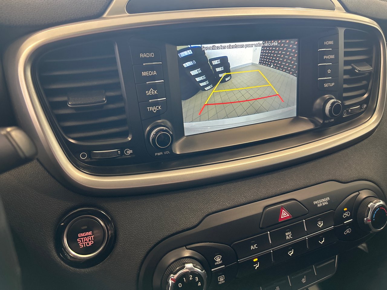 Kia Sorento LX 2019-16