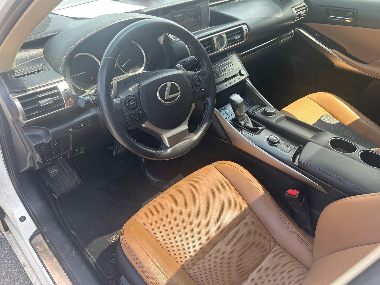 Lexus IS 250  2014-8