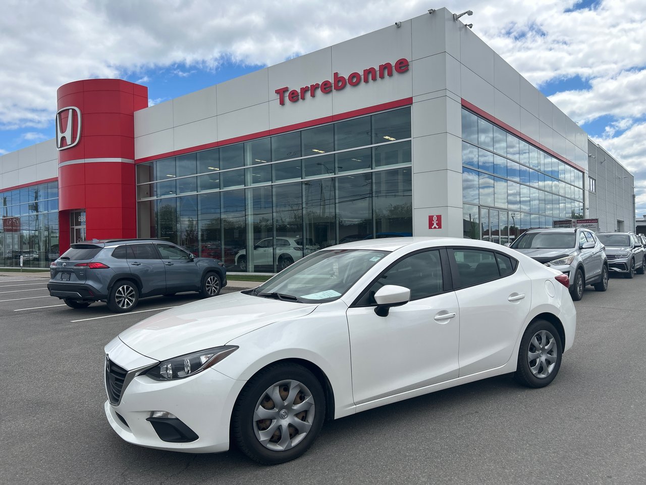 White 2015 Mazda MAZDA3 GX Sedan Automatic