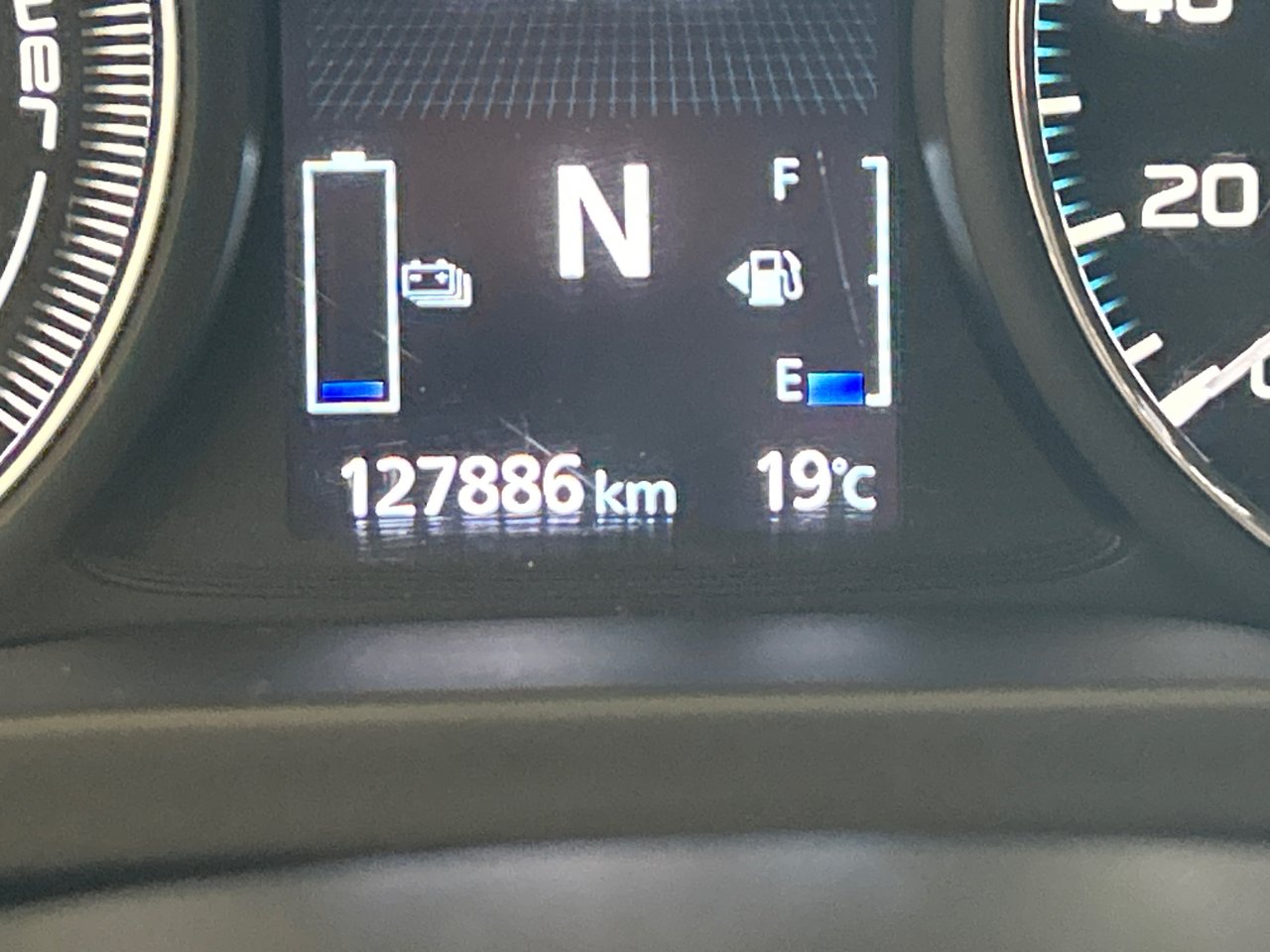 2020 Mitsubishi Outlander PHEV SE-28