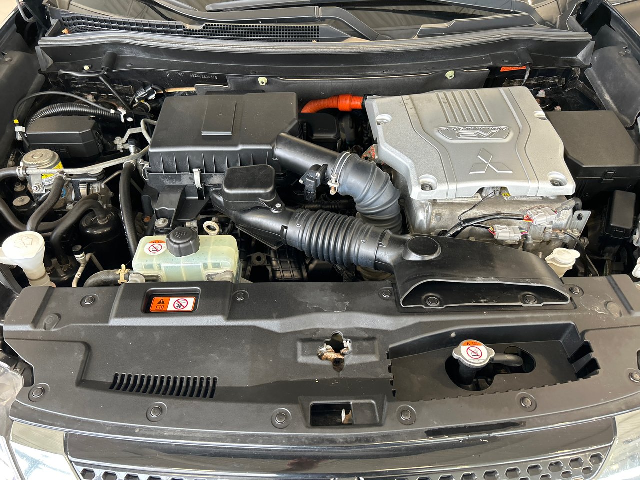 2020 Mitsubishi Outlander PHEV SE-16
