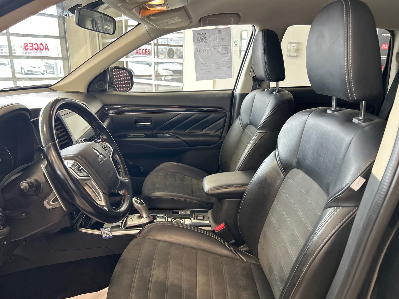 2020 Mitsubishi Outlander PHEV SE-18