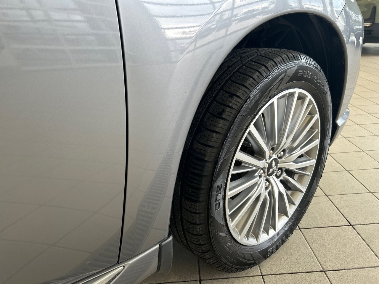 Mitsubishi Outlander PHEV LE 2022-12