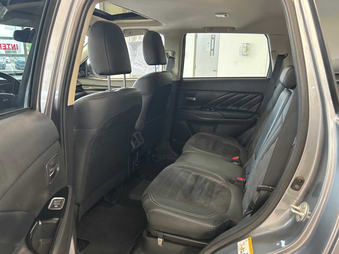 Mitsubishi Outlander PHEV LE 2022-8