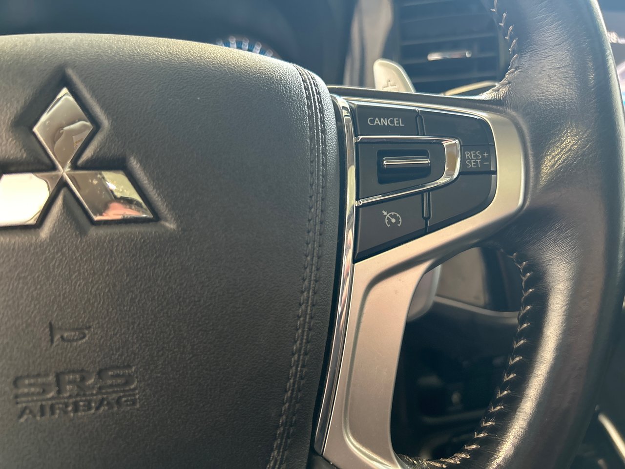 Mitsubishi Outlander PHEV LE 2022-25