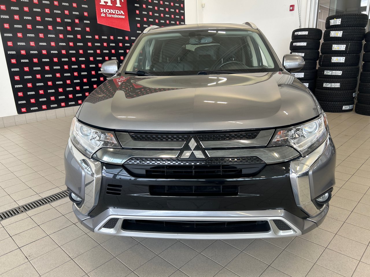 Mitsubishi Outlander PHEV LE 2022-2