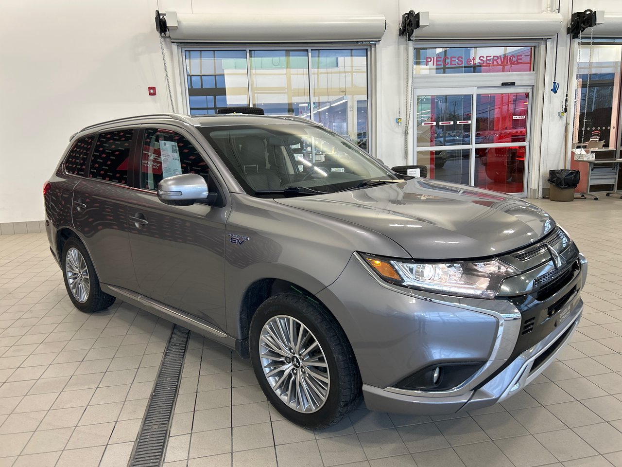 2022 Mitsubishi Outlander PHEV LE-6