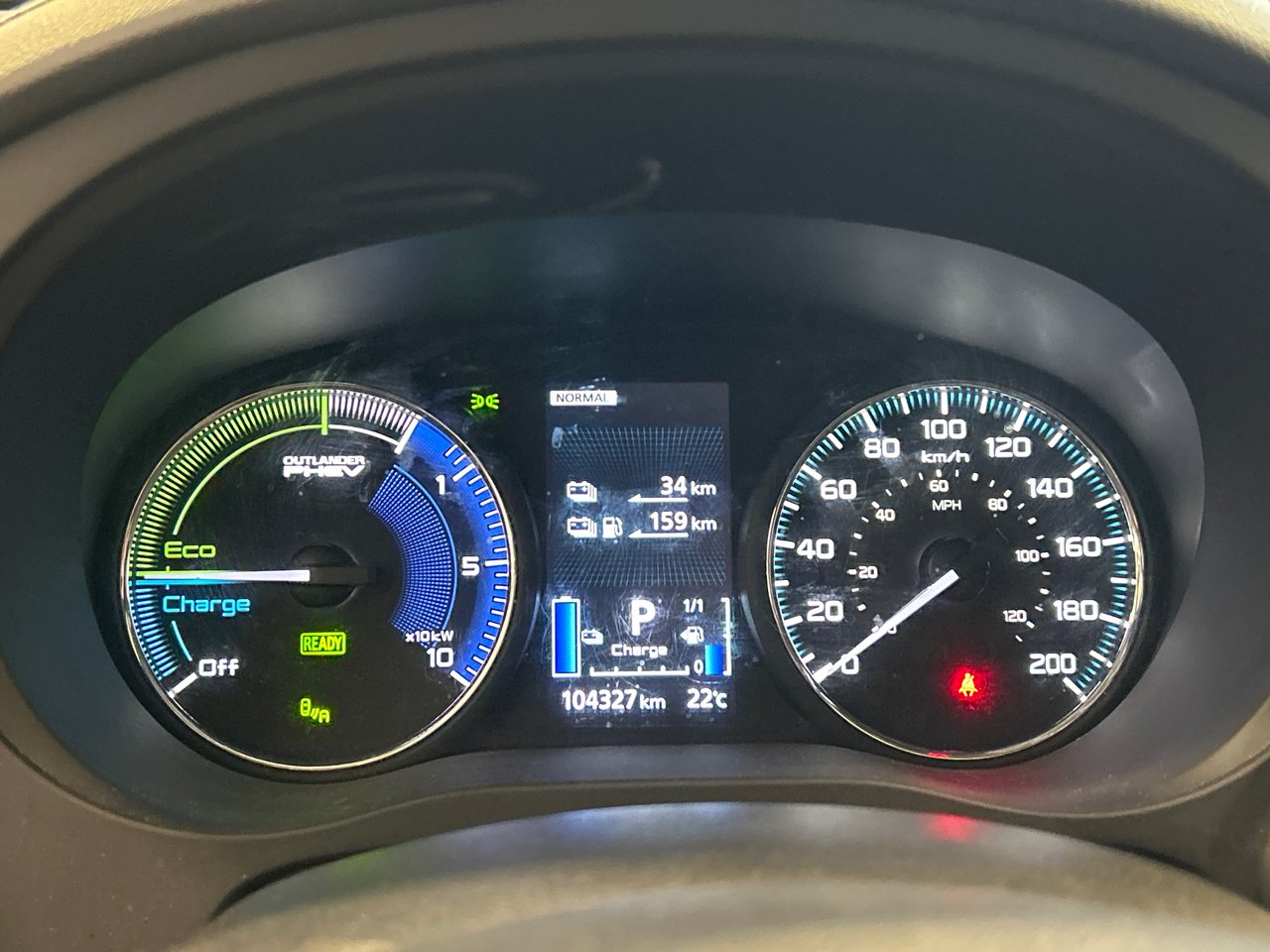 2022 Mitsubishi Outlander PHEV LE-10