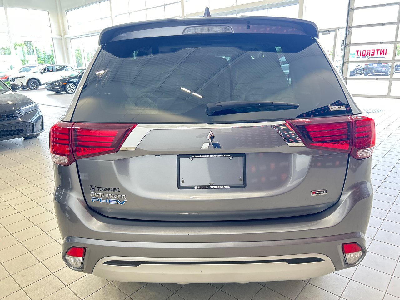 Mitsubishi Outlander PHEV LE 2022-6