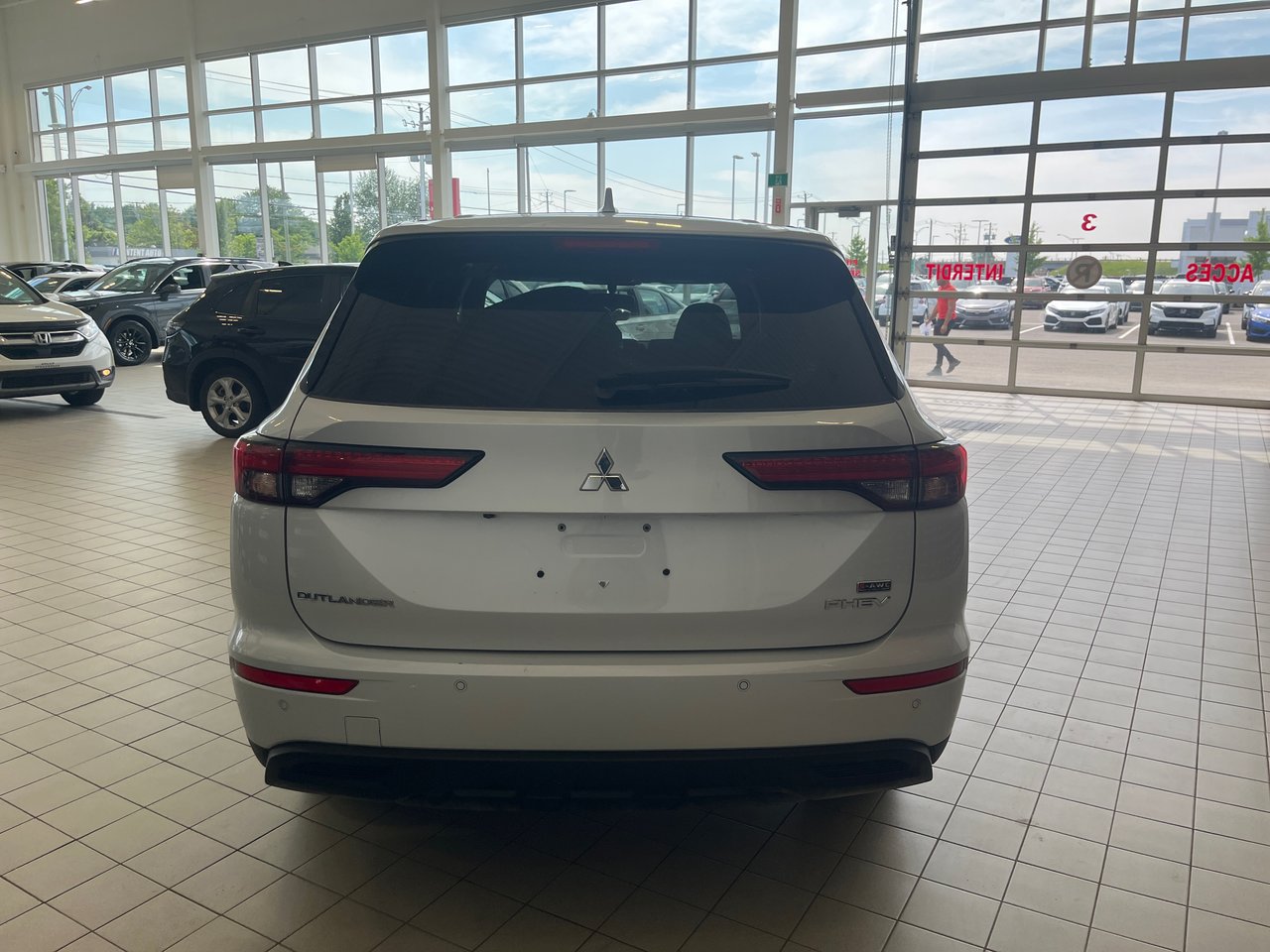 2023 Mitsubishi Outlander PHEV ES-6