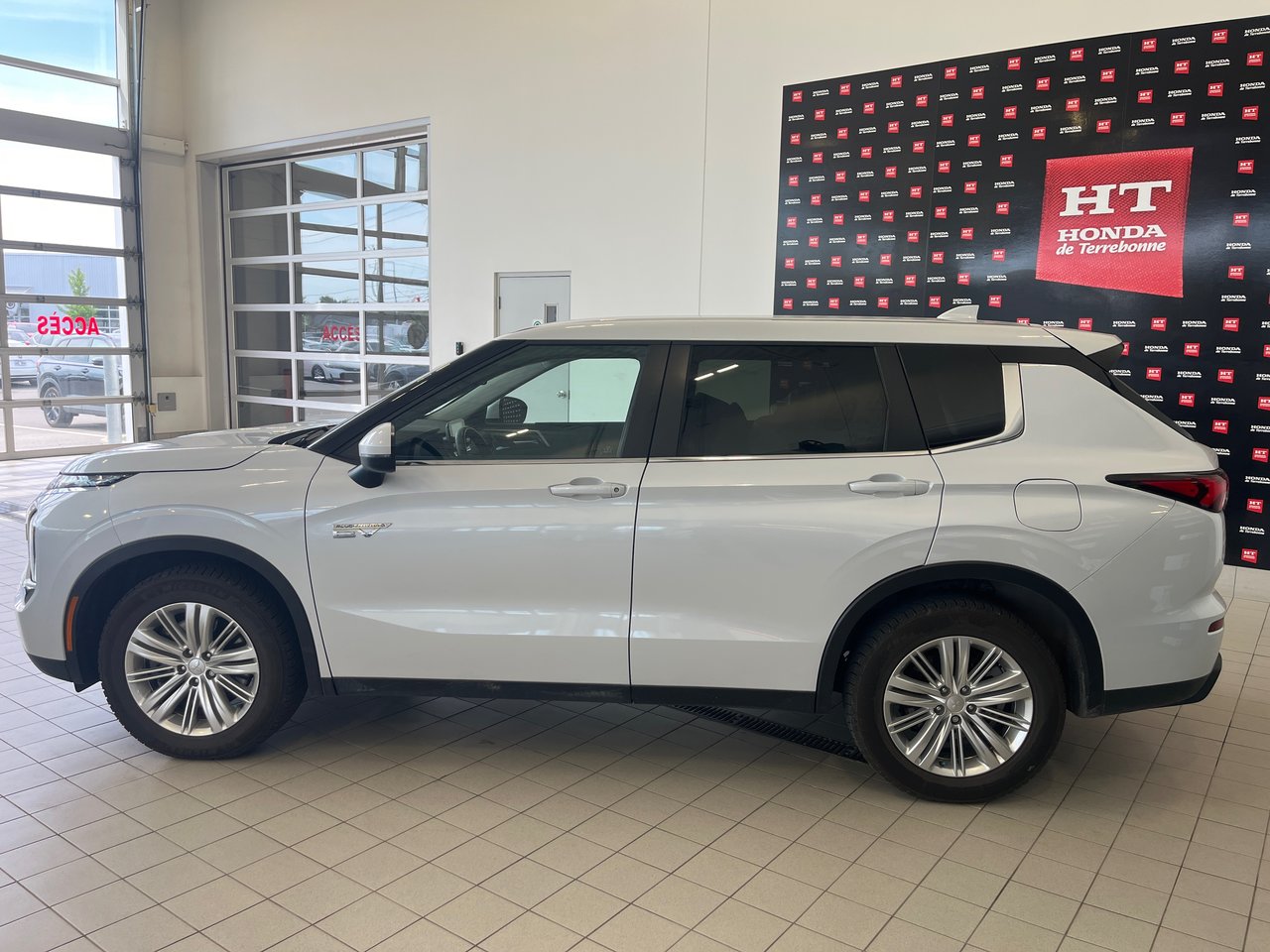 2023 Mitsubishi Outlander PHEV ES-8