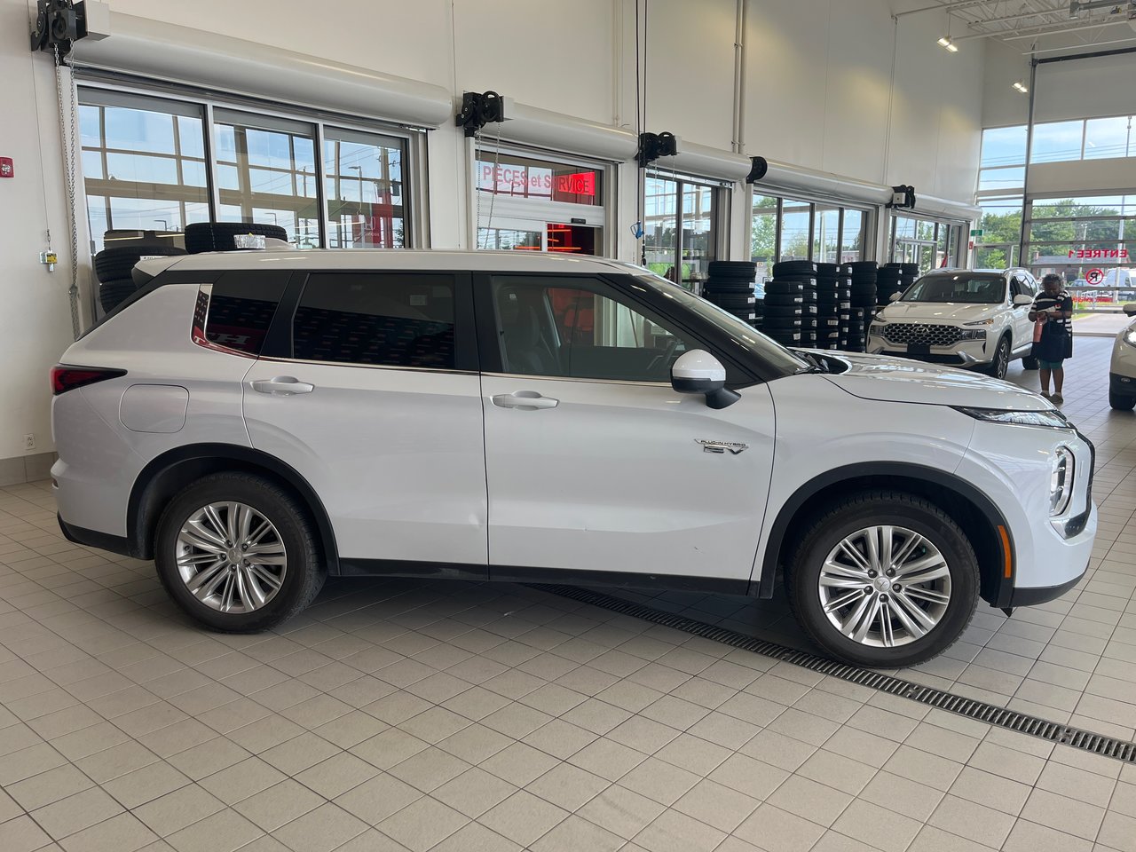 2023 Mitsubishi Outlander PHEV ES-3