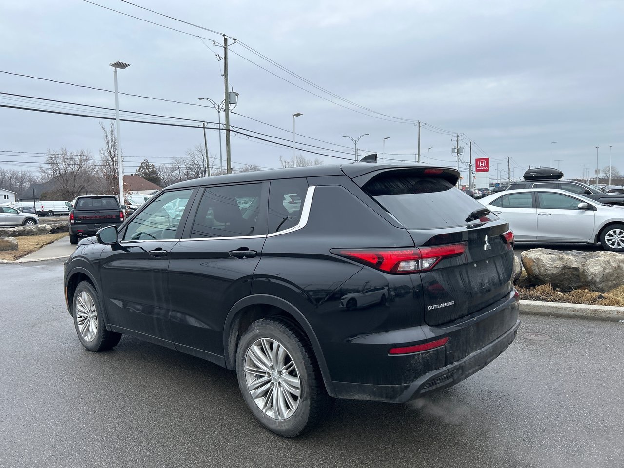 Mitsubishi Outlander ES 2023-4