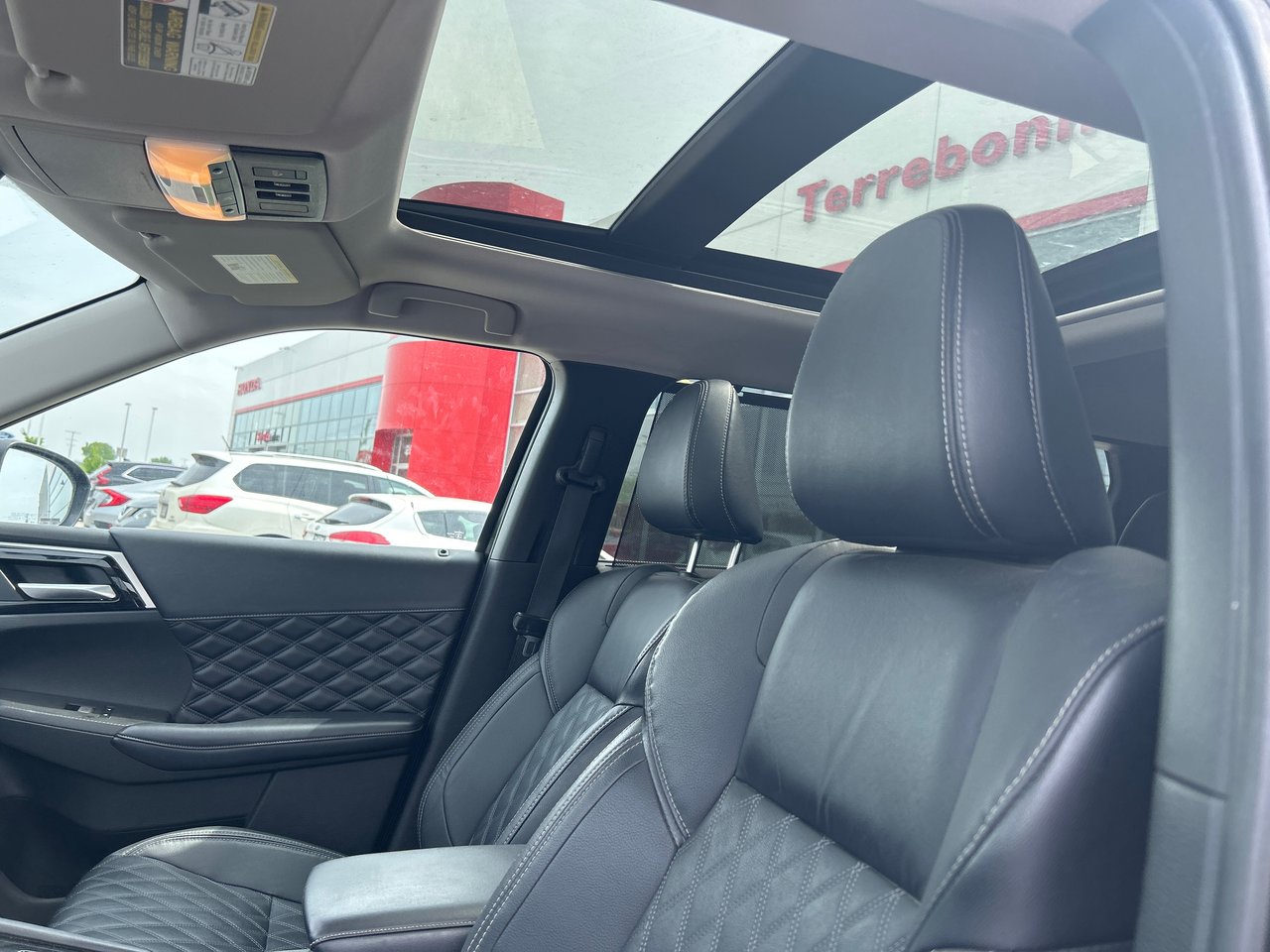 2023 Mitsubishi Outlander GT-8