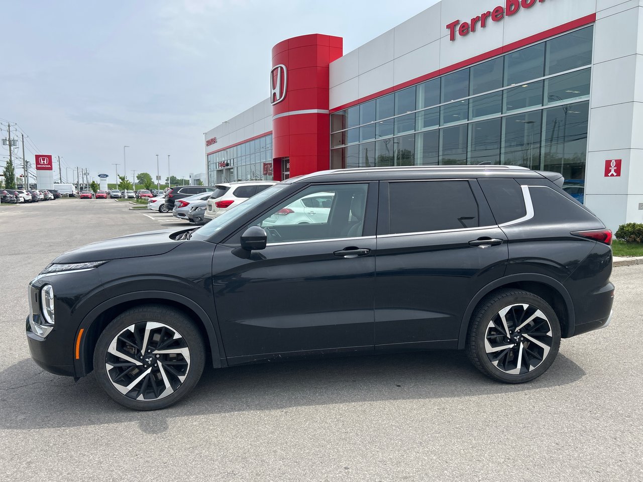 2023 Mitsubishi Outlander GT-1