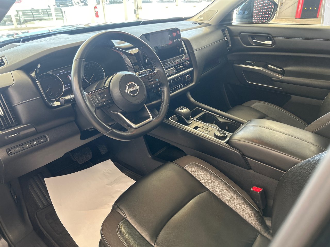 Nissan Pathfinder SL 2022-34