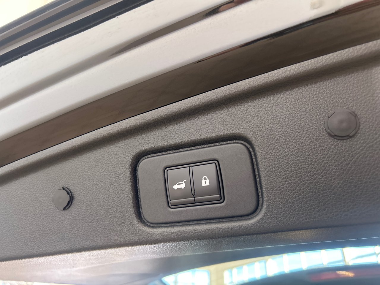 Nissan Pathfinder SL 2022-12