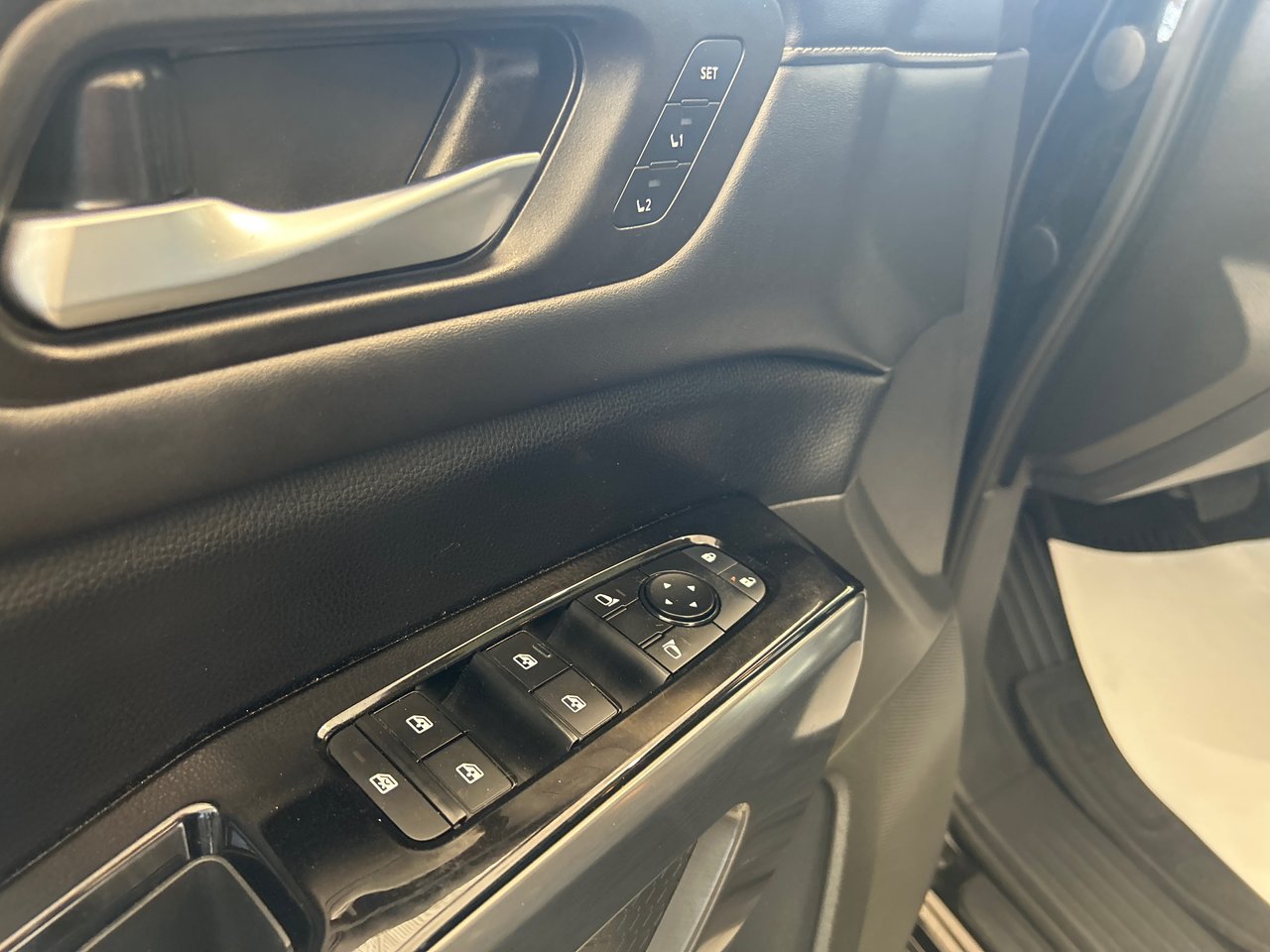 Nissan Pathfinder SL 2022-24