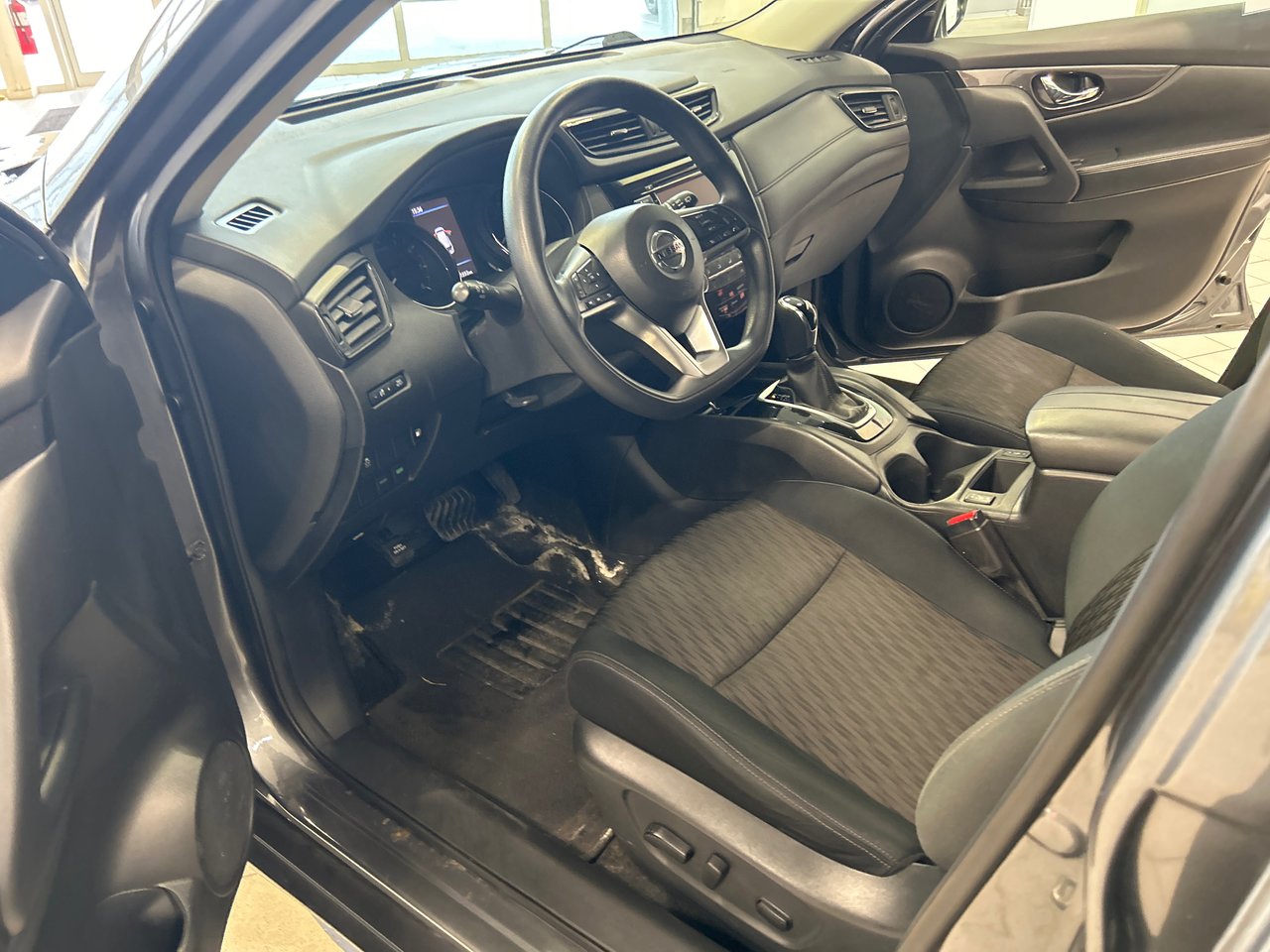 Nissan Rogue Sv 2018-23