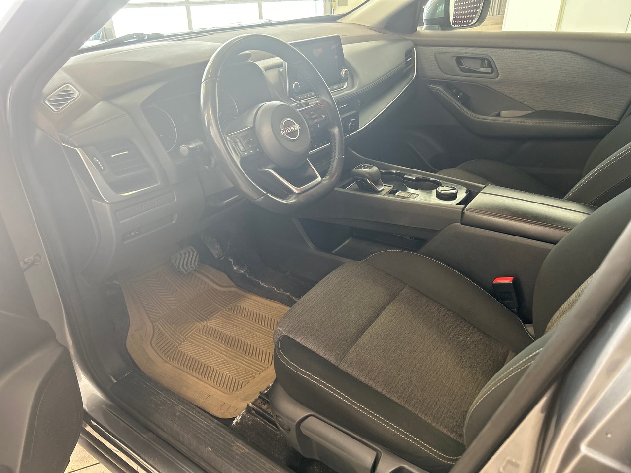 Nissan Rogue S 2022-16