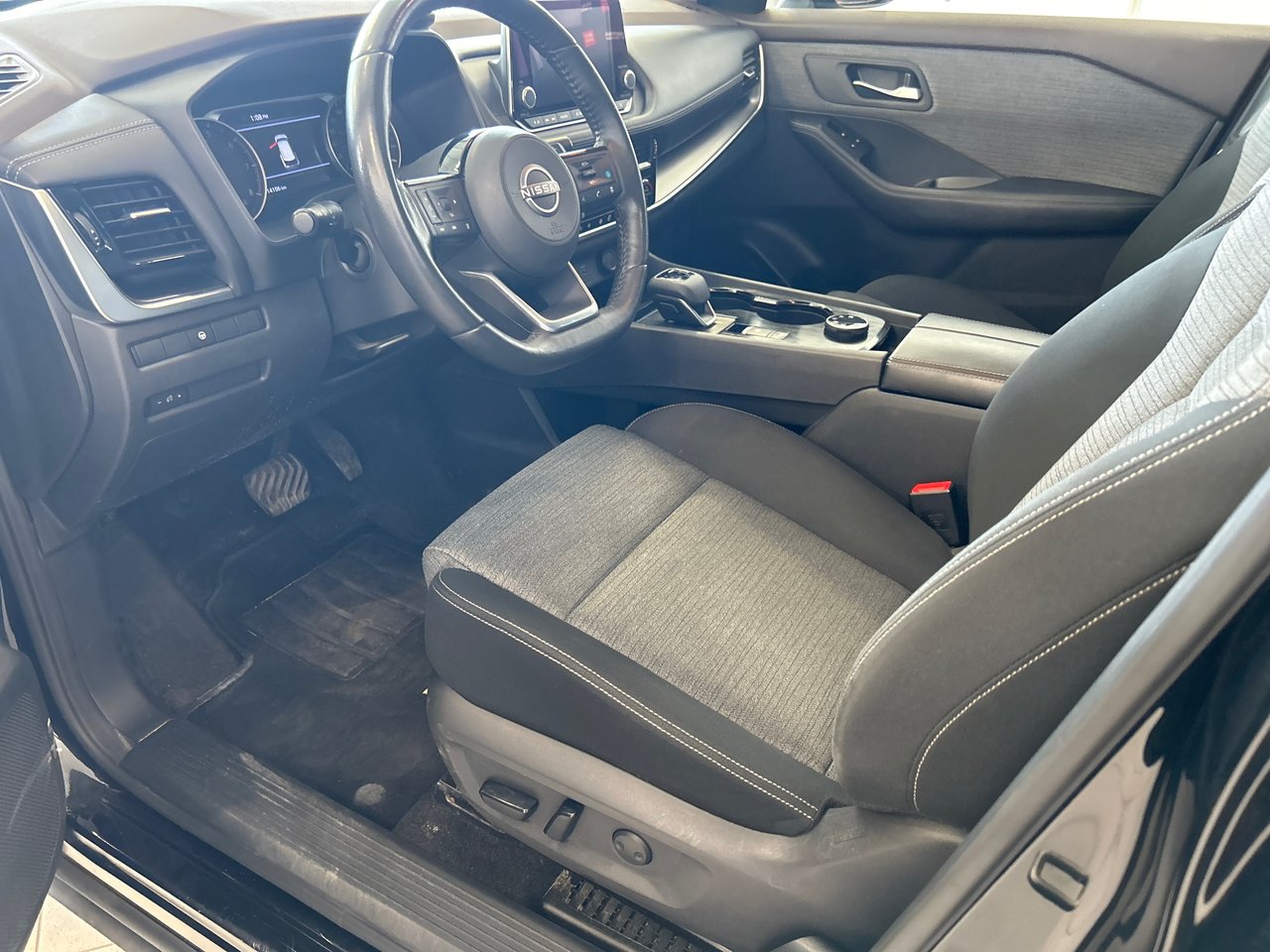 Nissan Rogue SV 2022-15
