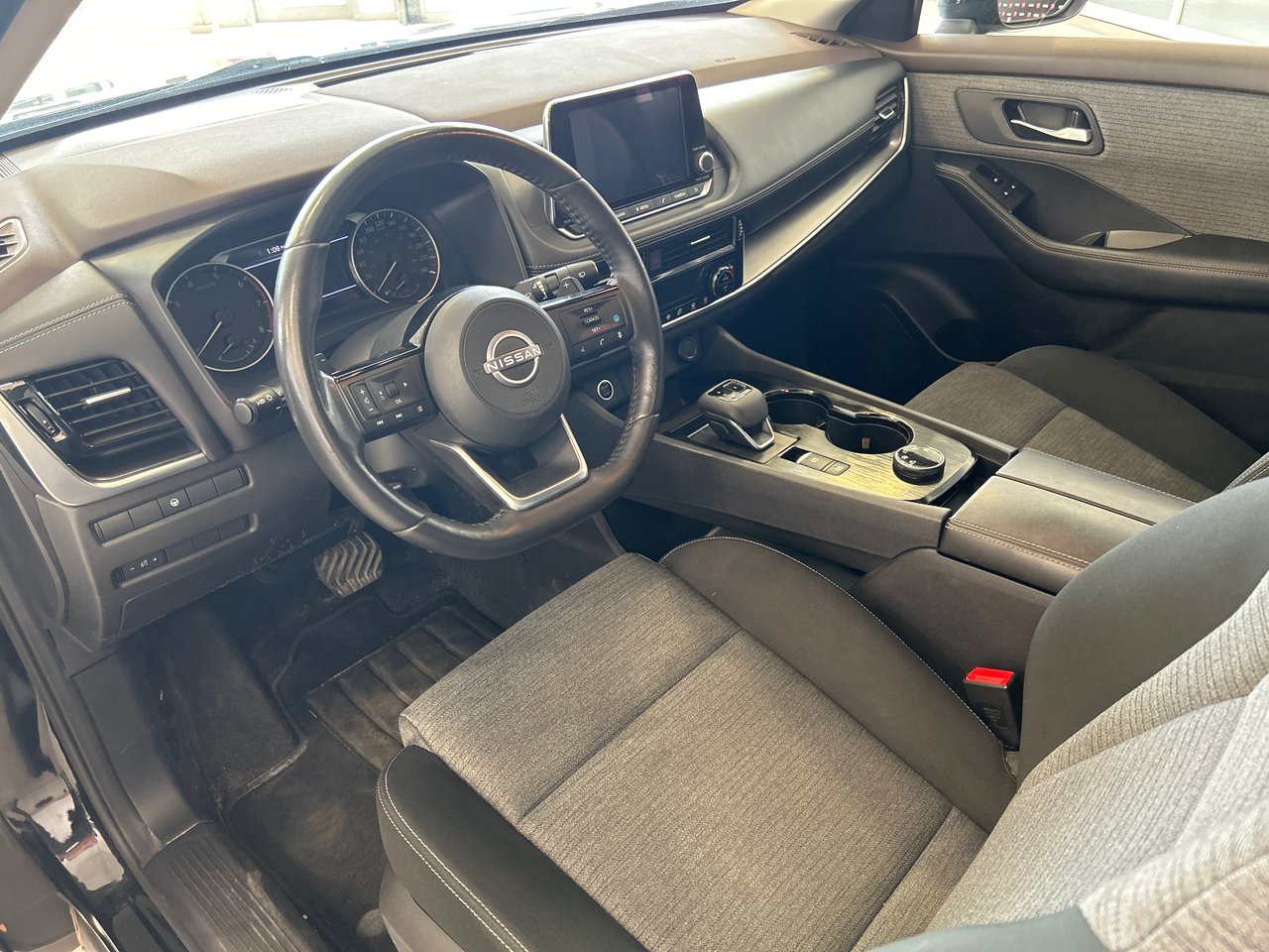 Nissan Rogue SV 2022-17