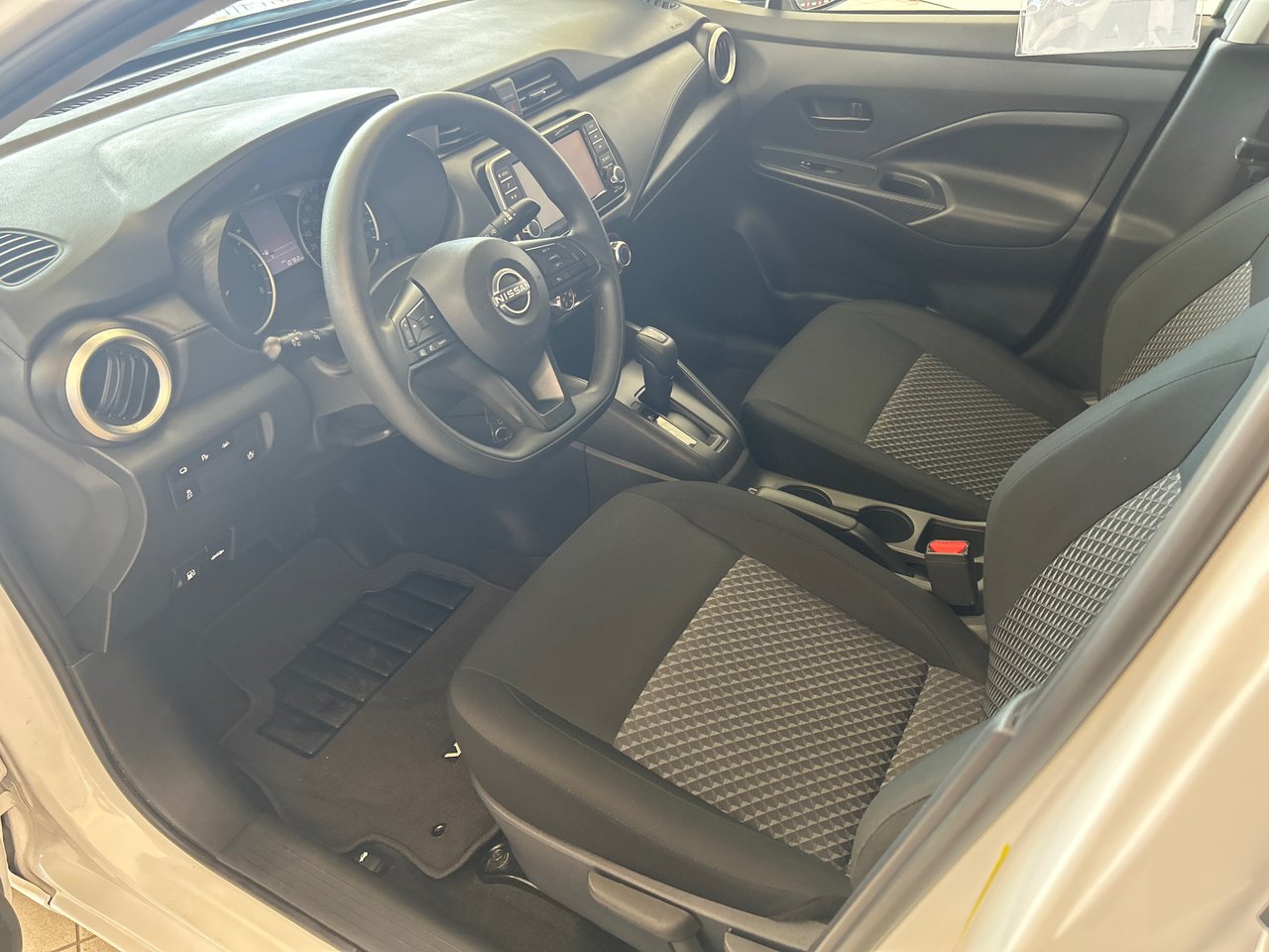 Nissan Versa S 2024-16