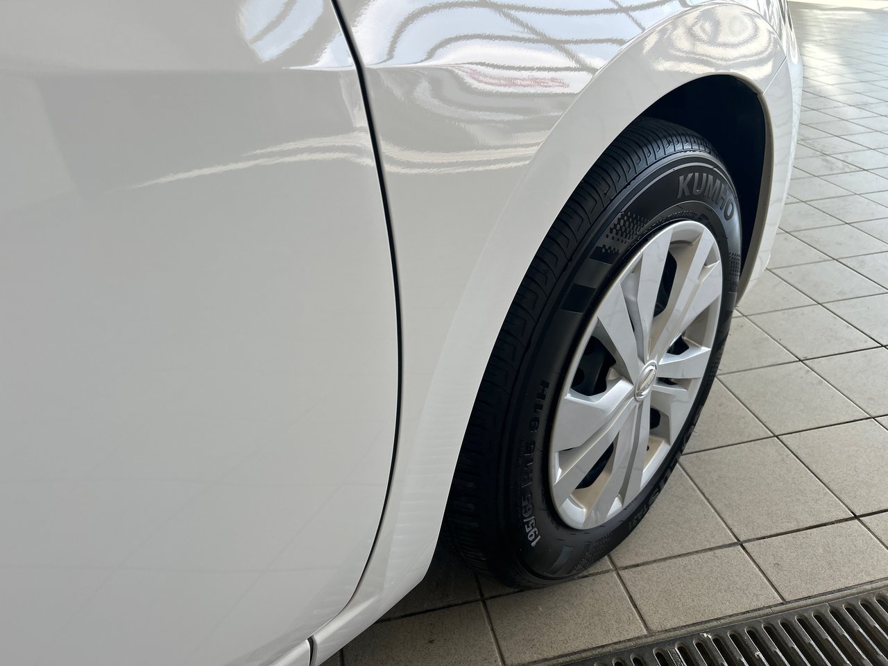 Nissan Versa S 2024-14