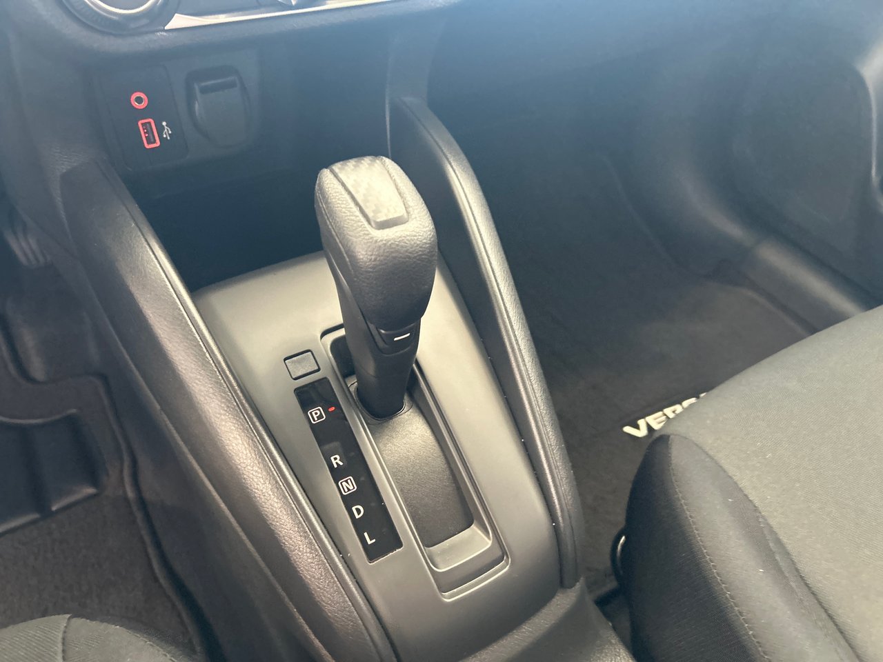 Nissan Versa S 2024-18