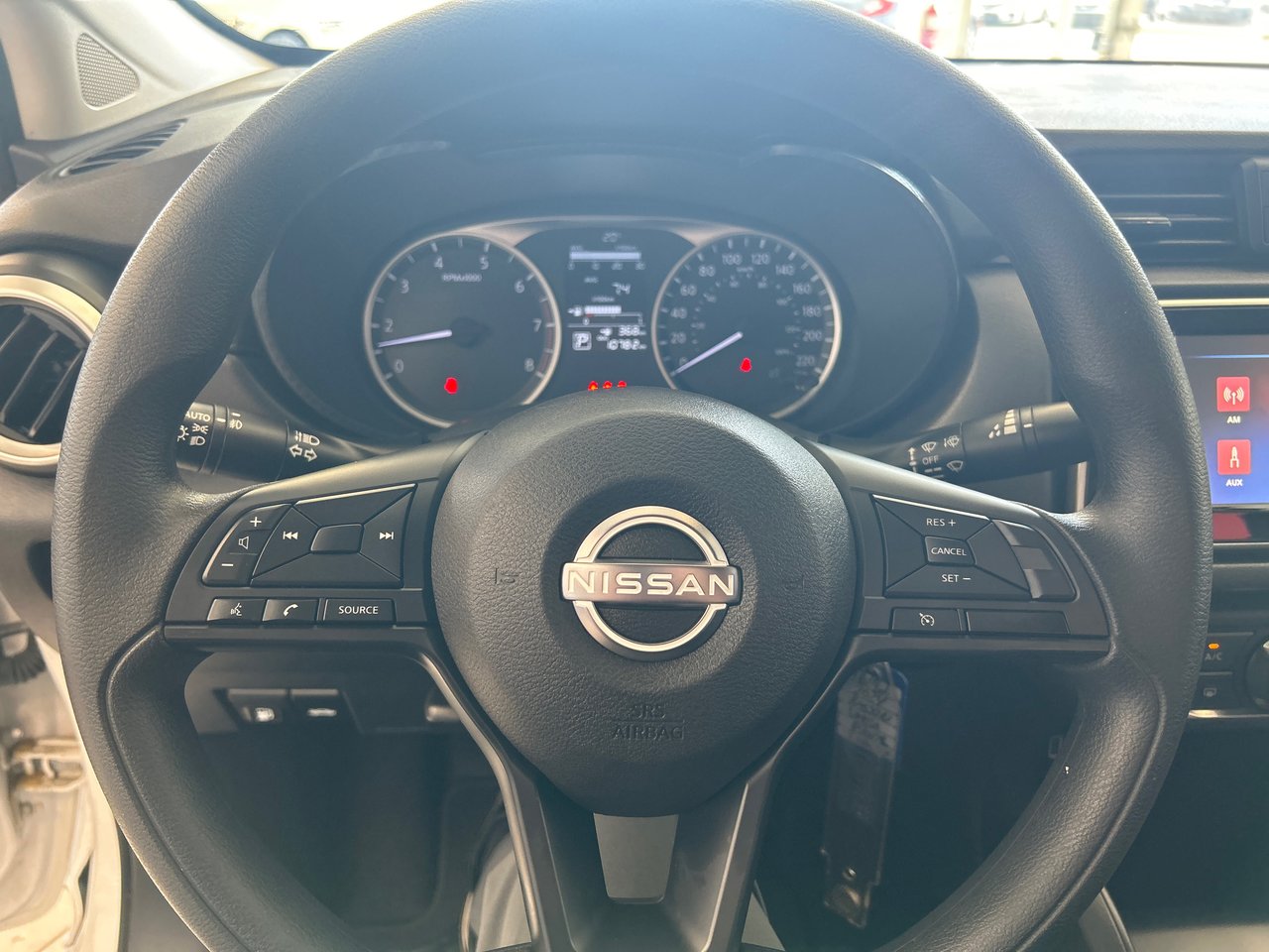 Nissan Versa S 2024-23
