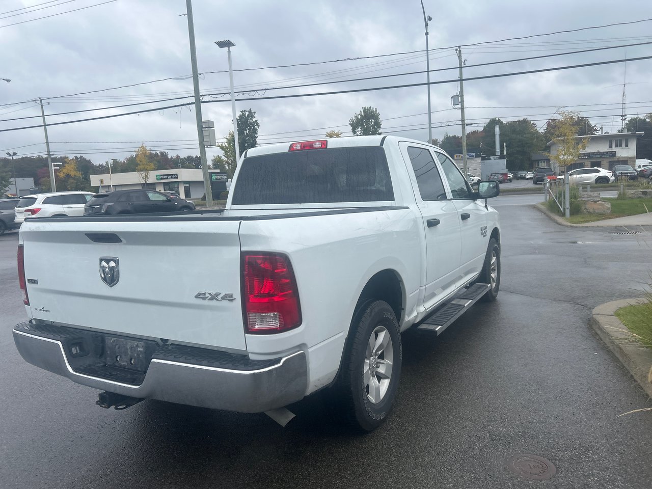 Ram 1500 Classic SLT 2023-4