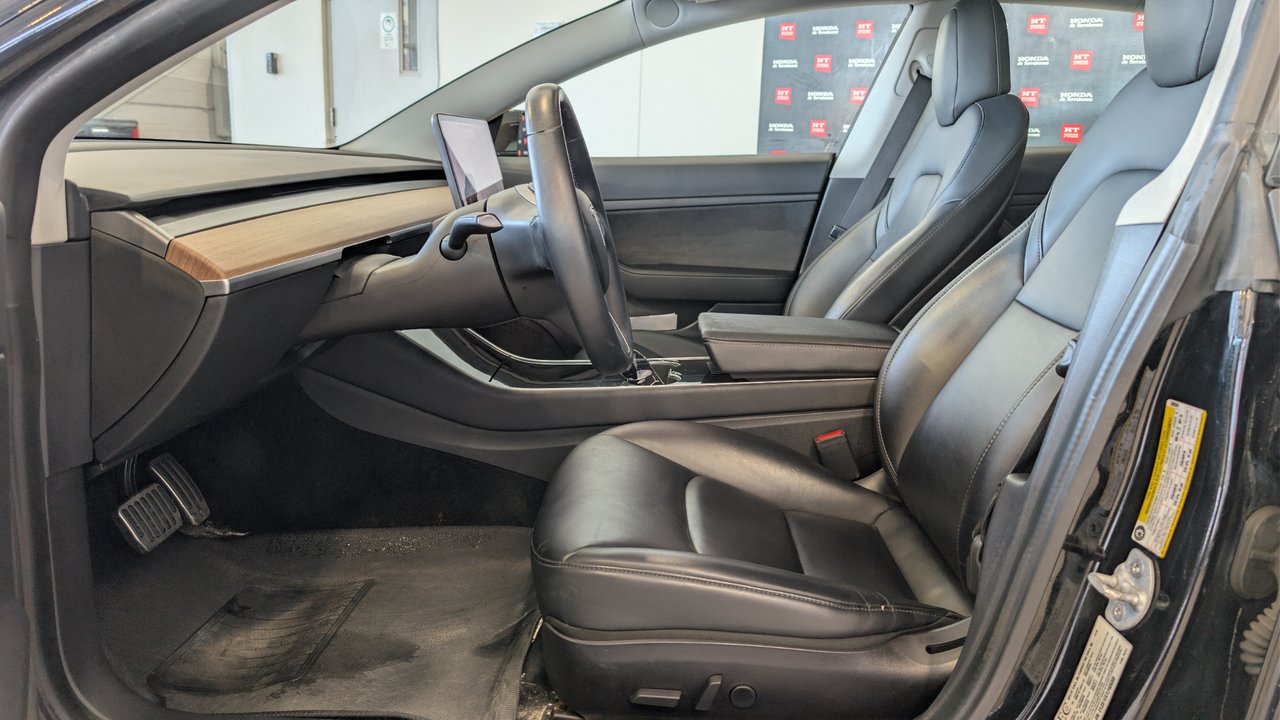 2020 Tesla Model 3 Standard Range Plus-12