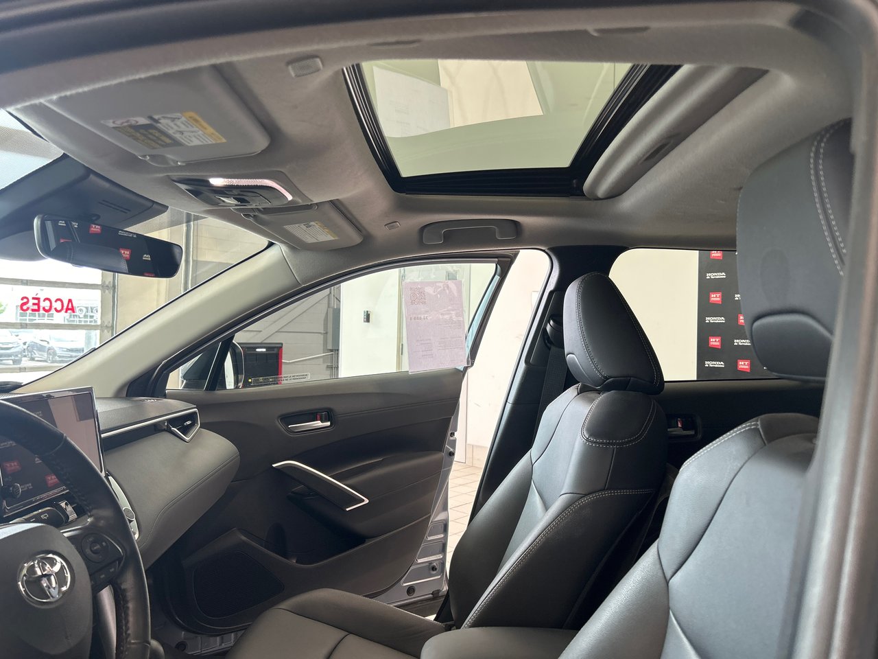 2023 Toyota Corolla Cross XLE-18
