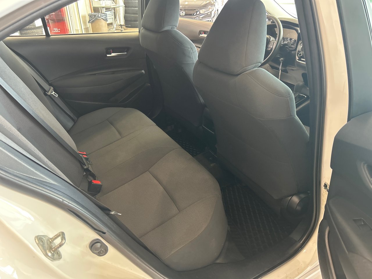 Toyota Corolla L 2020-9