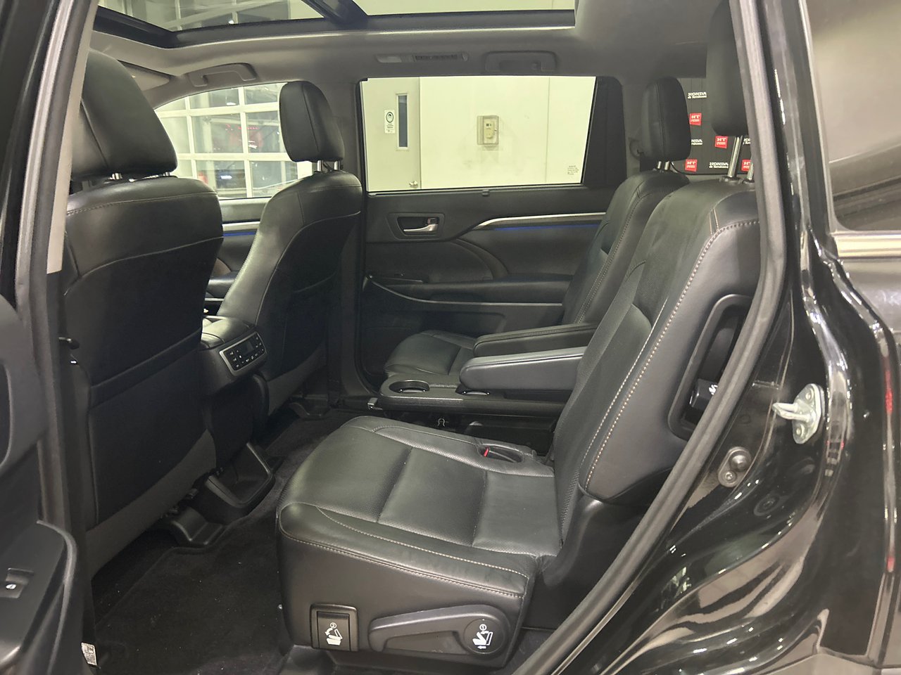 2017 Toyota Highlander Limited-4