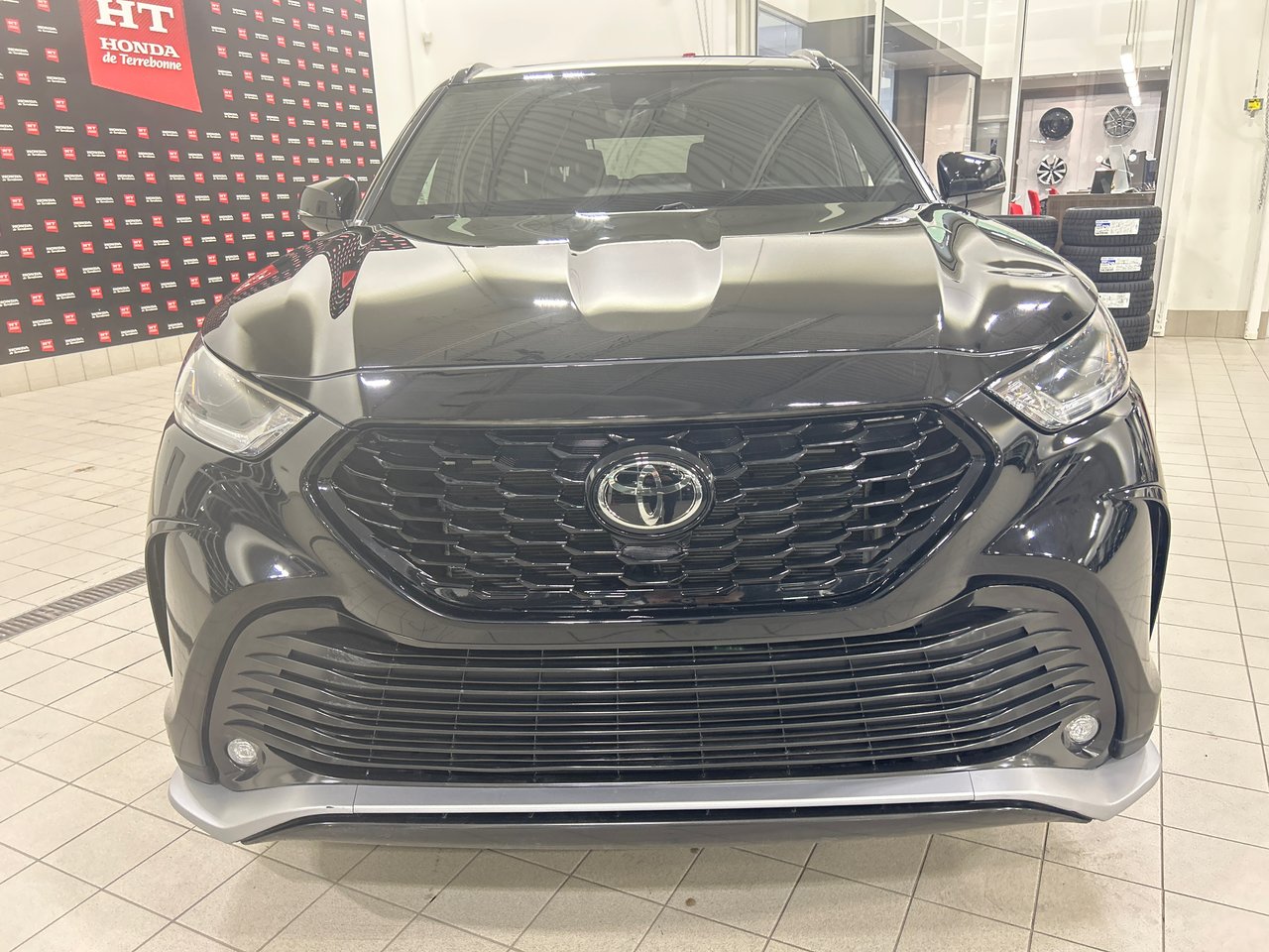 2022 Toyota Highlander XSE-2