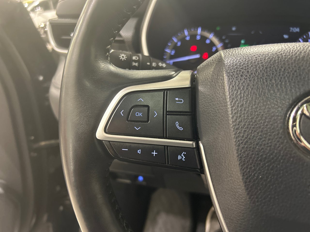 2022 Toyota Highlander XSE-28