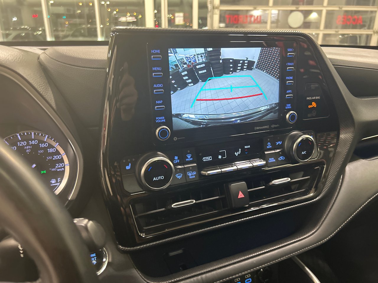 2022 Toyota Highlander XSE-25