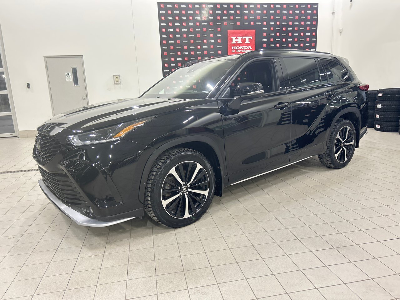 2022 Toyota Highlander XSE-1