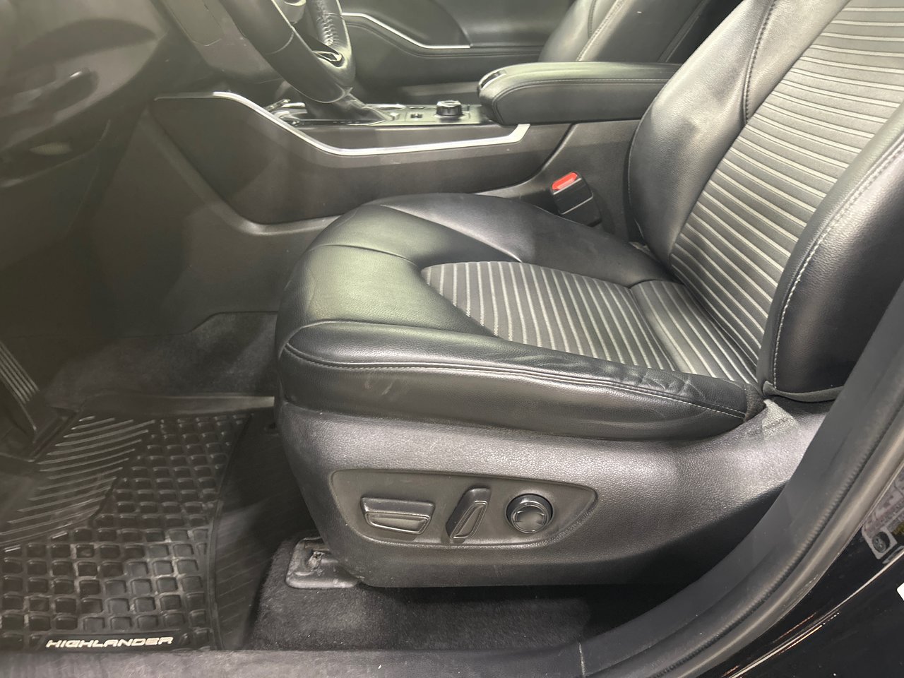 2022 Toyota Highlander XSE-18