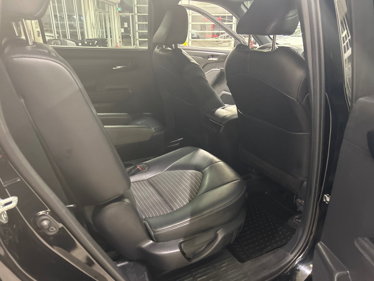 2022 Toyota Highlander XSE-10