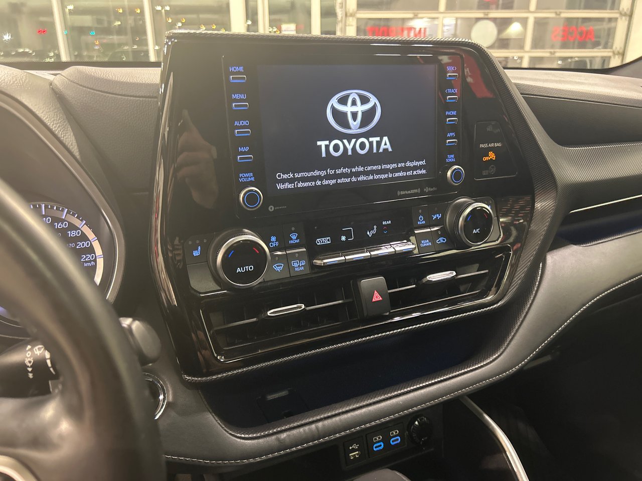 2022 Toyota Highlander XSE-24