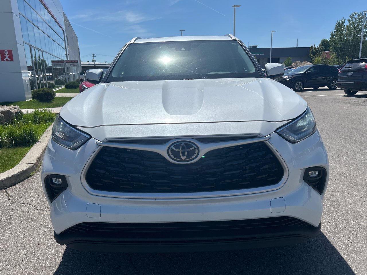 2022 Toyota Highlander XLE-8