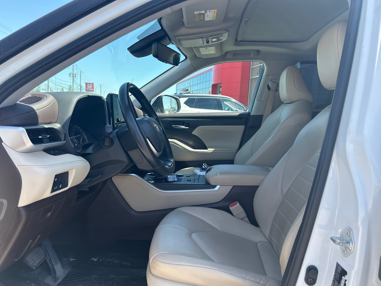 2022 Toyota Highlander XLE-10