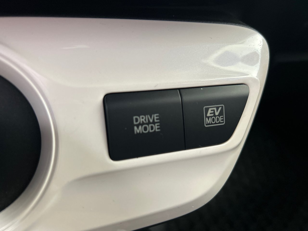2018 Toyota Prius-23