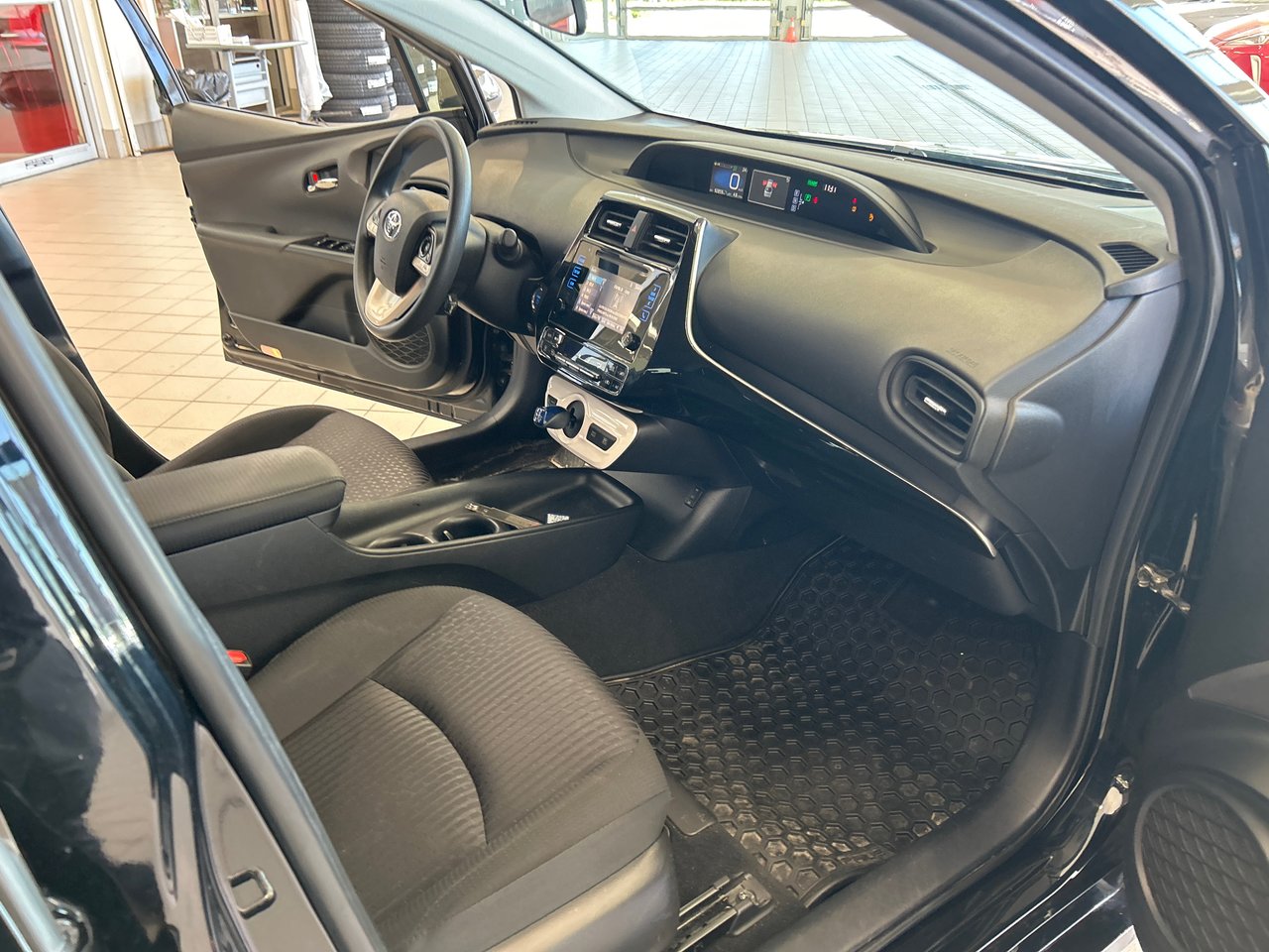 2018 Toyota Prius-12